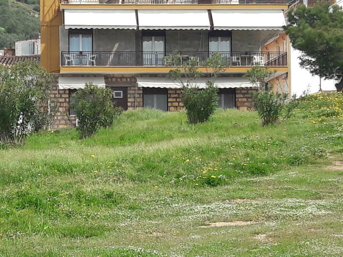 Rooms-Studio Anagnostou Lutrá Edipszú Kültér fotó